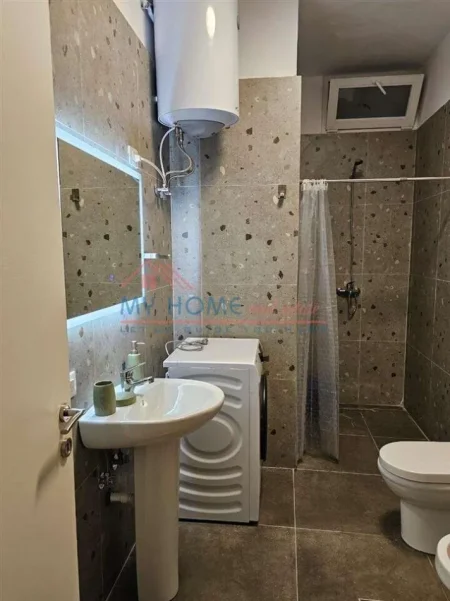 Tirane, jepet me qera apartament 2+1+Ballkon Kati 6, 100 m² 650 € (5 Maji)