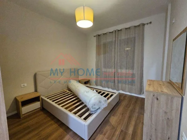 Tirane, jepet me qera apartament 2+1+Ballkon Kati 6, 100 m² 650 € (5 Maji)