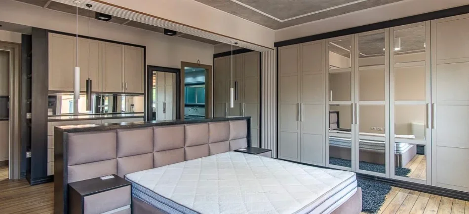 Tirane, jepet me qera apartament 2+1 Kati 4, 190 m² 1.917 € (Myslym Shyri)