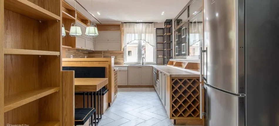 Tirane, jepet me qera apartament 2+1 Kati 4, 190 m² 1.917 € (Myslym Shyri)