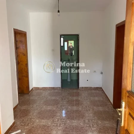 Tirane, jepet me qera apartament 1+1 Kati 1, 80 m² 250 € (Yzberisht)