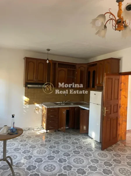 Tirane, jepet me qera apartament 1+1 Kati 1, 80 m² 250 € (Yzberisht)