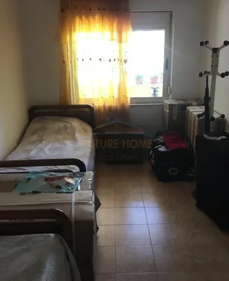 Tirane, jepet me qera apartament 3+1 Kati 2, 120 m² 1.000 € (Don Bosko)