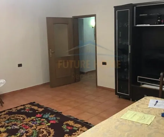 Tirane, jepet me qera apartament 3+1 Kati 2, 120 m² 1.000 € (Don Bosko)