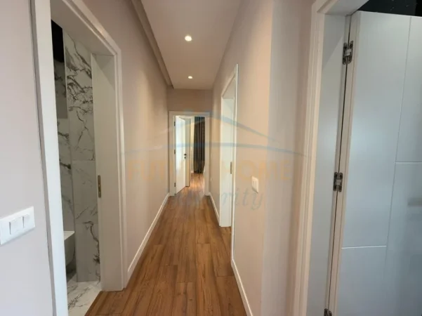Tirane, jepet me qera apartament 3+1 Kati 4, 110 m² 800 € (Ali Demi)