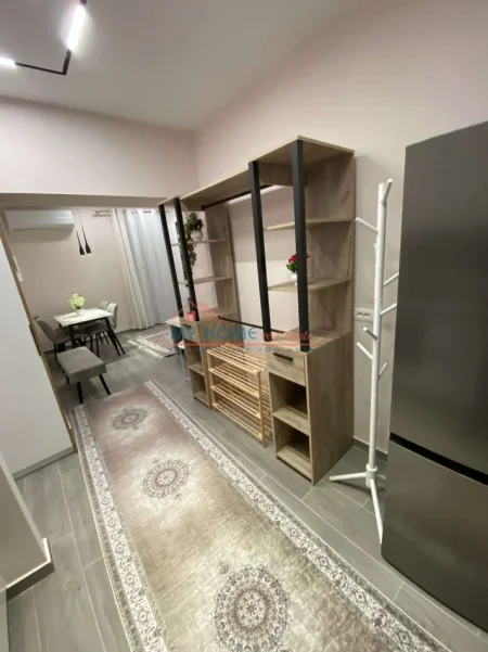 Tirane, jepet me qera apartament 1+1+Ballkon Kati 1, 60 m² 850 € (Liceu Artistik)