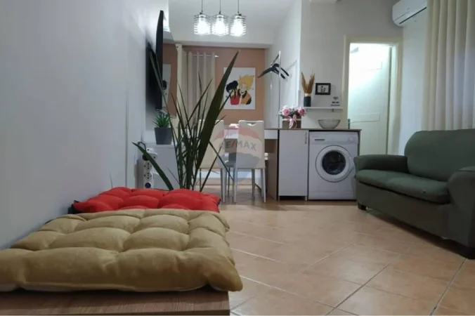Vlore, jepet me qera garsonier 1+1 , 30 m² 280 € (Rruga Sulejman Delvina, Vlorë)