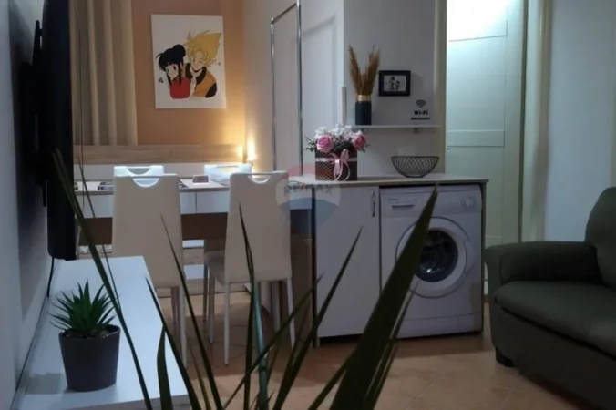 Vlore, jepet me qera garsonier 1+1 , 30 m² 280 € (Rruga Sulejman Delvina, Vlorë)