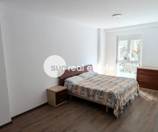 Tirane, jepet me qera apartament 2+1+Ballkon Kati 2, 135 m² 1.500 € (AFER PARKUT TE LIQENIT)