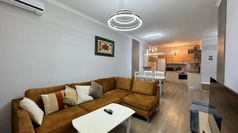 Tirane, jepet me qera apartament Kati 11, 81 m² 1.000 € (Perballe Gjimnazit Petro Nini Luarasi)