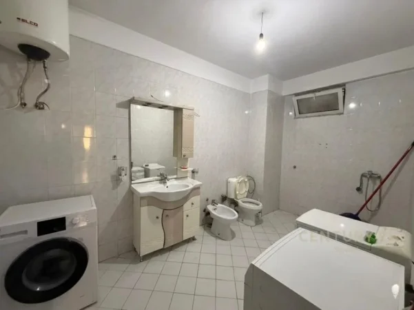 Tirane, jepet me qera apartament 2+1 Kati 6, 109 m² 400 € (Zona 5 Maji)