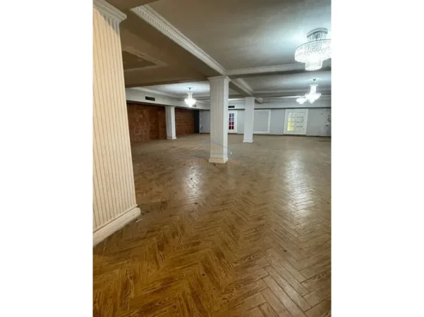 Tirane, shitet ambjent biznesi Kati -1, 441 m² 793.800 € (UNAZA E RE)