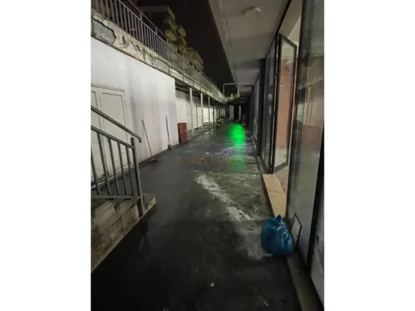 Tirane, shitet ambjent biznesi Kati -1, 441 m² 793.800 € (UNAZA E RE)