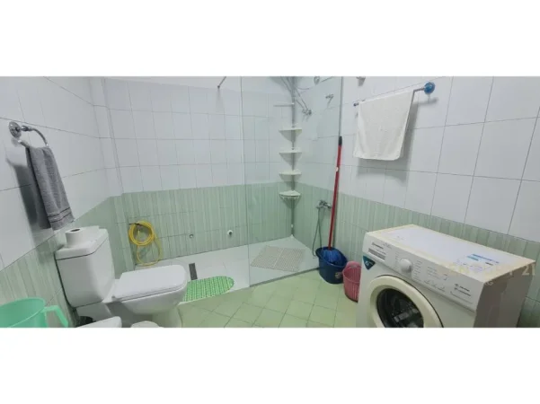 Tirane, jepet me qera apartament 1+1 Kati 1, 50 m² 450 € (Sofra e Ariut)