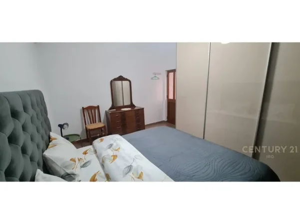 Tirane, jepet me qera apartament 1+1 Kati 1, 50 m² 450 € (Sofra e Ariut)