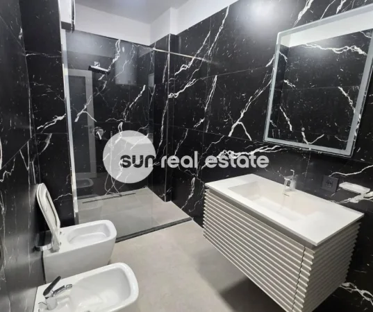 Tirane, shitet ambjent biznesi Kati 9, 202 m² (Mbikalimi I Kamzës)