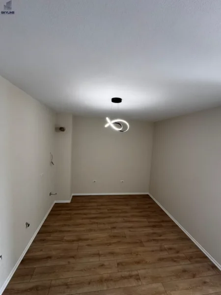 Tirane, shitet apartament 1+1 Kati 4, 43 m² 92.000 € (Astir)