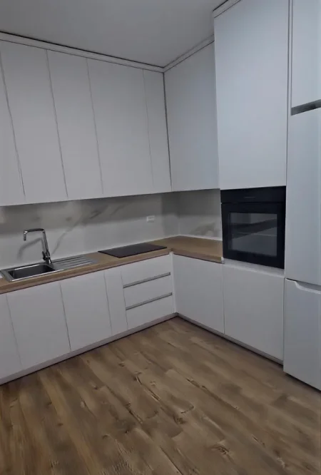 Tirane, jepet me qera apartament 1+1+Ballkon Kati 3, 80 m² 450 € (Tek Kupola – Rruga Dritan Hoxha)