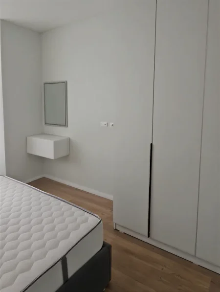 Tirane, jepet me qera apartament 1+1+Ballkon Kati 3, 80 m² 450 € (Tek Kupola – Rruga Dritan Hoxha)