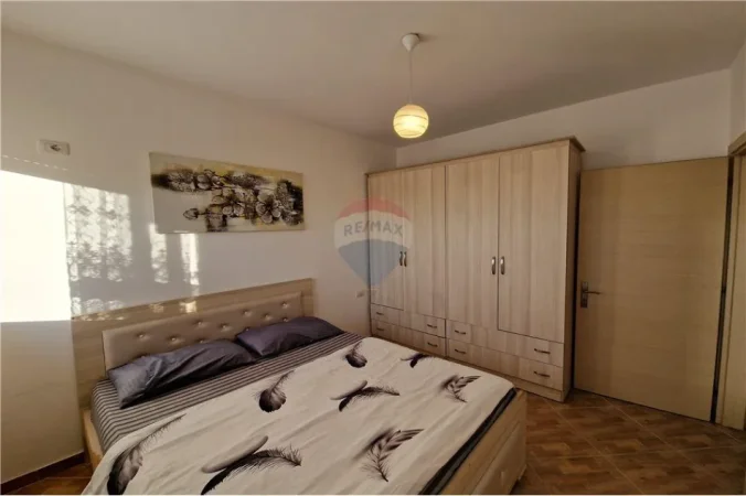 Vlore, jepet me qera apartament 1+1 Kati 3, 60 m² 350 € (Pran supermarket Univers)