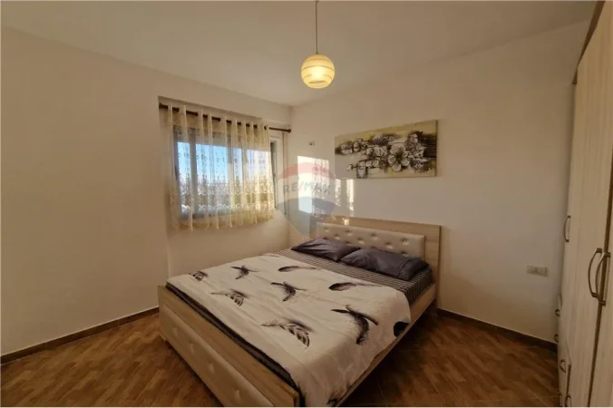 Vlore, jepet me qera apartament 1+1 Kati 3, 60 m² 350 € (Pran supermarket Univers)
