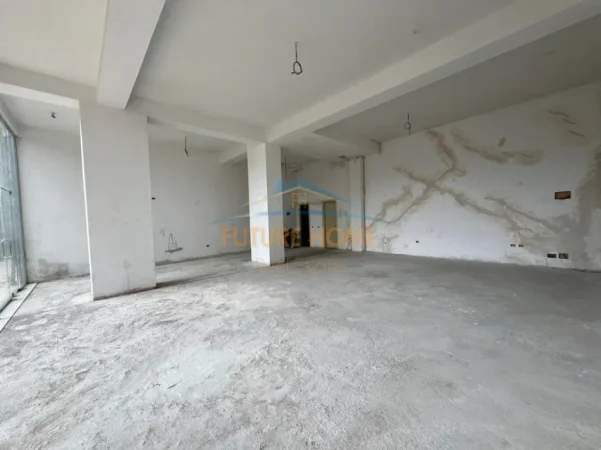 Tirane, shitet ambjent biznesi Kati 0, 110 m² 143.000 € (YZBERISHT)