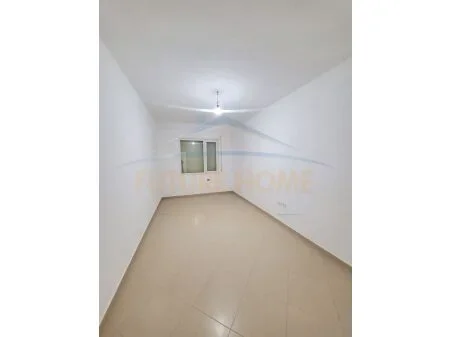Tirane, shitet apartament 1+1 Kati 1, 118 m² 118.000 € (Fresk)