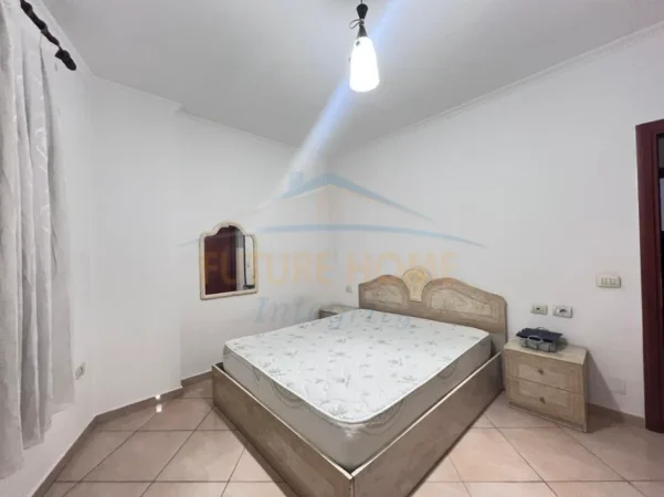 Tirane, jepet me qera apartament 1+1 Kati 5, 470 m² 470 € (Porcelan)