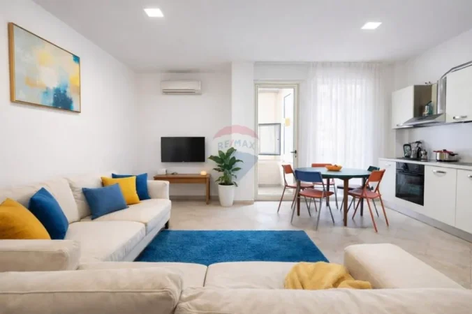 Apartament ne shitje, 2+1 i mobiluar prane Nobis! (300'000 Euro)