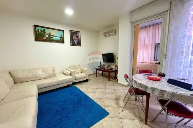 Apartament ne shitje, 2+1 i mobiluar prane Nobis! (300'000 Euro)