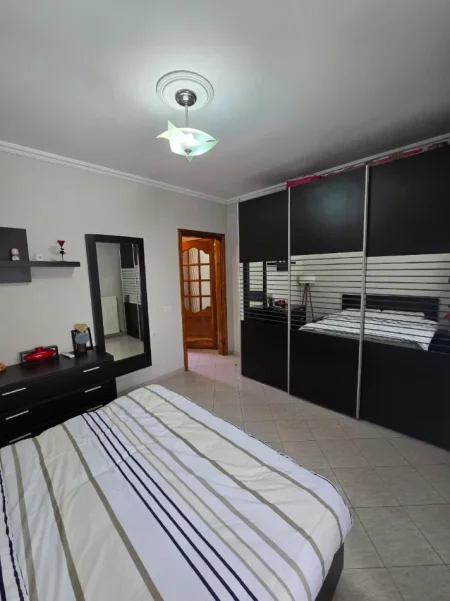 Tirane, jepet me qera apartament 2+1 Kati 5, 106 m² 850 € (DELIJORGJI)