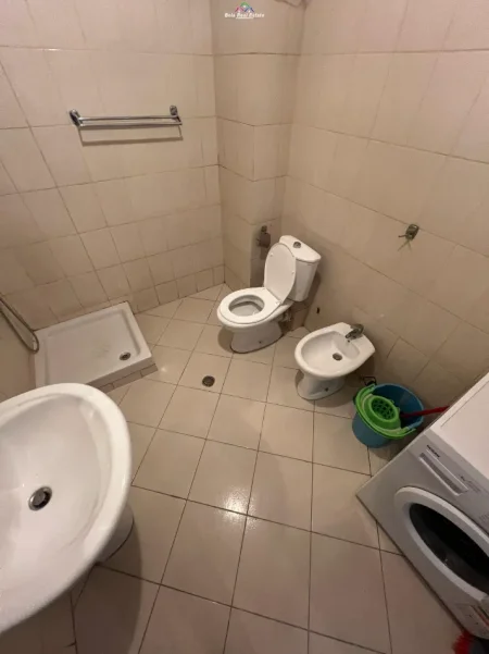 Tirane, jepet me qera apartament 2+1 Kati 2, 70 m² 625 € (don bosko)
