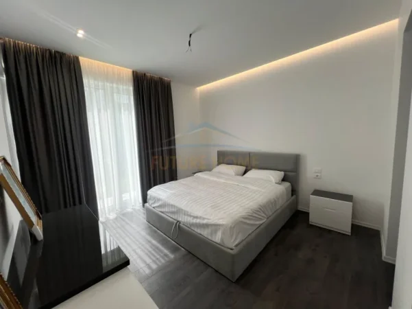 Tirane, jepet me qera apartament 2+1+2+PARKIM , Kati 1, 120 m² 2.000 € (LIQENI I THATE , Kompleksi Forest)