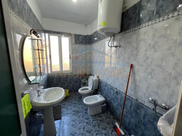 Tirane, jepet me qera apartament 1+1 Kati 5, 71 m² 470 € (rruga e dibres)