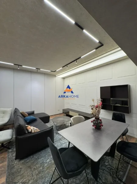 Tirane, shitet apartament 2+1+Ballkon Kati 7, 118 m² 