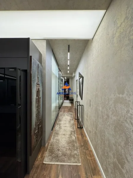 Tirane, shitet apartament 2+1+Ballkon Kati 7, 118 m² 