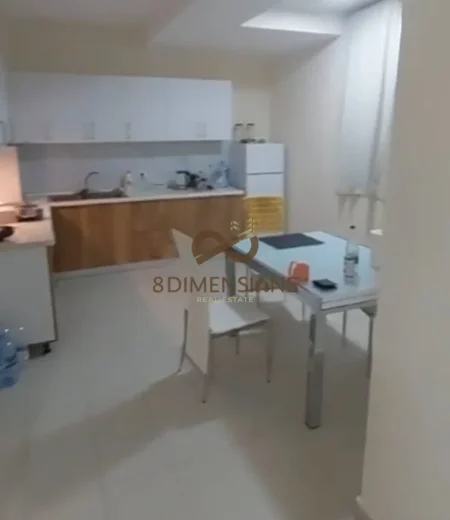 Tirane, jepet me qera apartament 1+1+Ballkon Kati 2, 120 m² 550 € (materniteti i ri)
