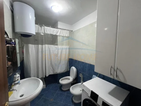 Tirane, jepet me qera apartament 2+1 Kati 10, 111 m² 700 € (Rruga e Kavajes)