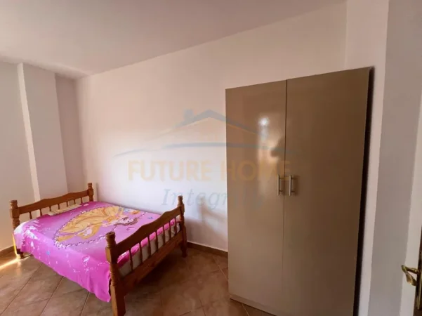 Tirane, jepet me qera apartament 2+1 Kati 10, 111 m² 700 € (Rruga e Kavajes)