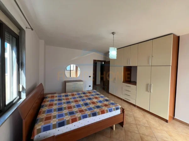 Tirane, jepet me qera apartament 2+1 Kati 10, 111 m² 700 € (Rruga e Kavajes)