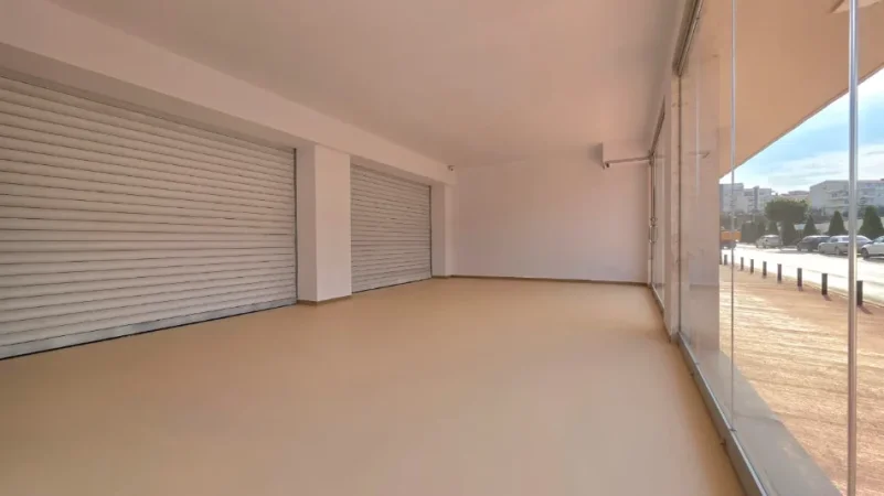 Vlore - Lungomare, jepet me qera dyqan Kati 0, 50 m² 1.500 € (Ujë i Ftohtë, Vlorë)