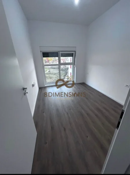 Tirane, jepet me qera apartament 1+1 Kati 8, 60 m² 350 € (ali demi)