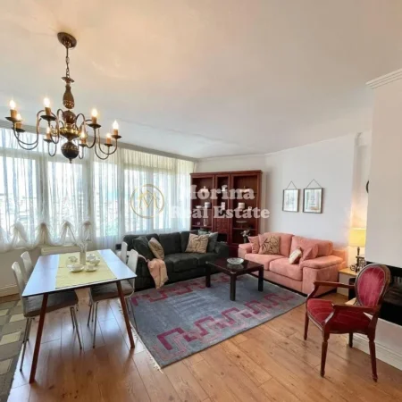 Tirane, jepet me qera apartament 1+1 Kati 9, 75 m² 700 € (Qender)