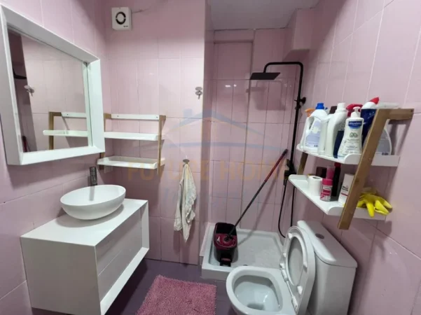 Tirane, jepet me qera apartament 1+1 Kati 3, 55 m² 520 € (Don Bosko)