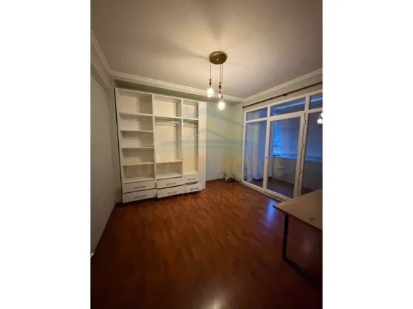 Tirane, shitet apartament 2+1 Kati 9, 105 m² 298.000 € (BLLOK)