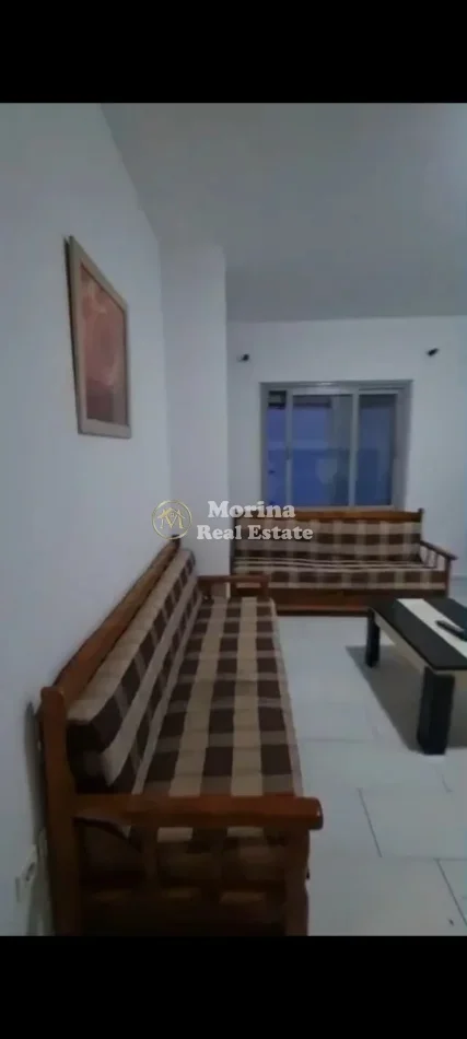Tirane, jepet me qera apartament 1+1 Kati 3, 65 m² 350 € (Qytet Studenti)
