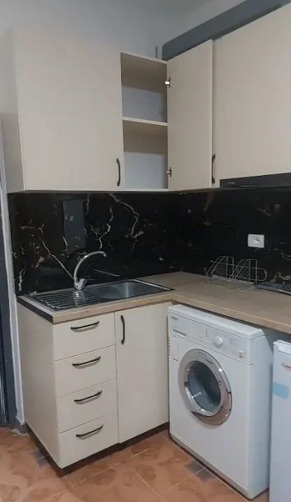 Jepet me qera garsoniere Kati 1, 50 m² 300 € (Qytet Studenti)