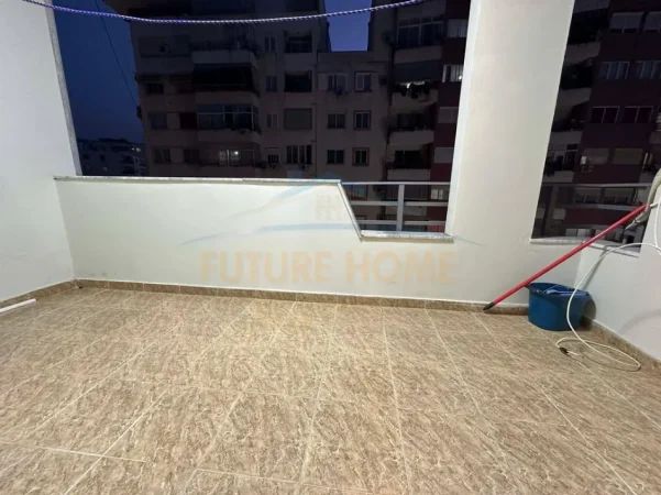 Tirane, jepet me qera apartament 1+1 Kati 4, 65 m² 420 € (Yzberisht)