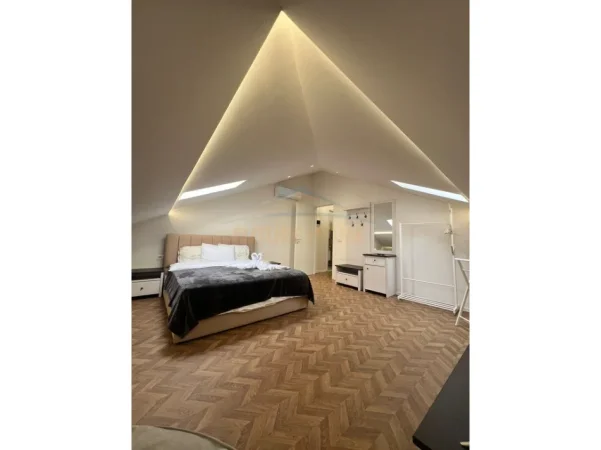 Tirane, jepet me qera 2 Garsoniere dhe Apartament 1+1 , Kati 2, 1.500 € (KOMUNA E PARISIT)