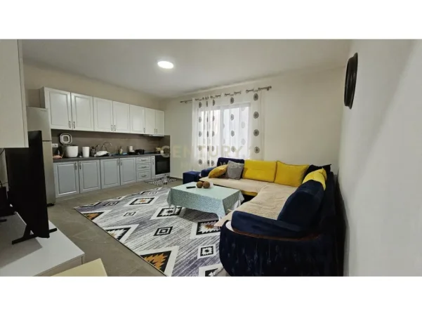 Tirane, jap me qera apartament 2 Katshe Kati 2, 350 m² 2.200 € (Rruga Njazi Meka)